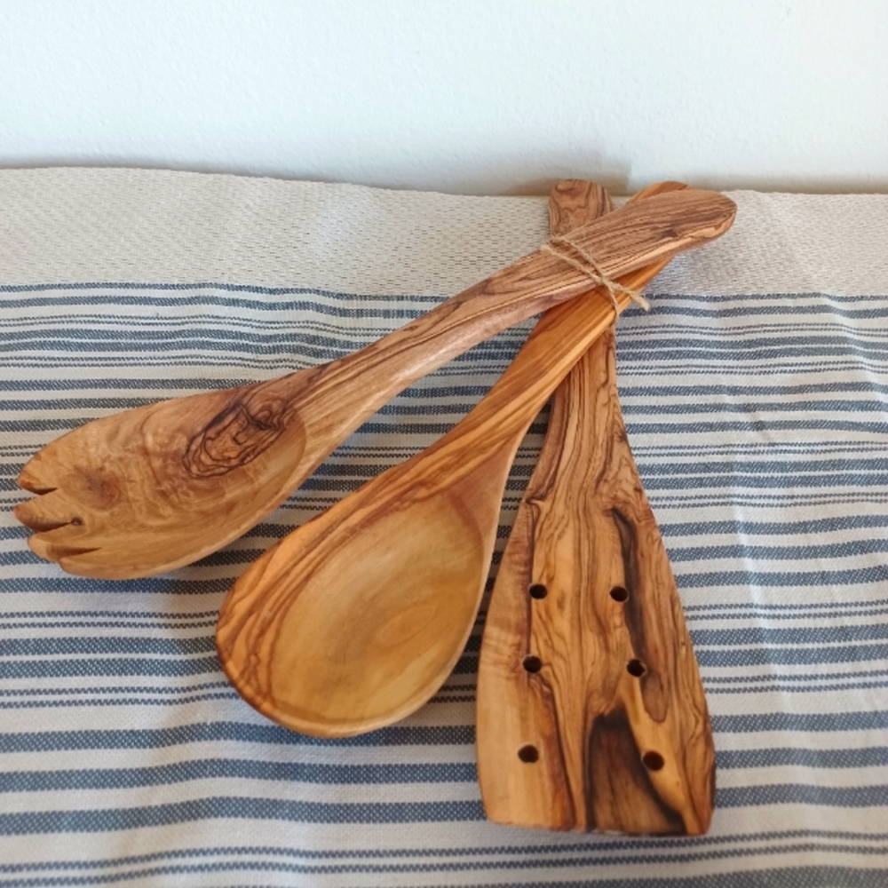 Set of olive wood spoons
